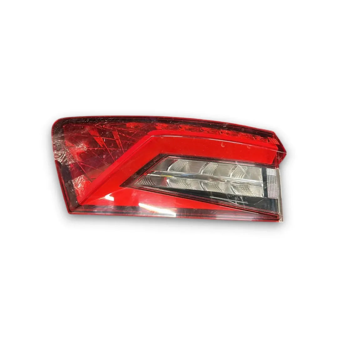 Fanale posteriore esterno sinistro Skoda Kodiaq 2017–2021 OEM 565945207A