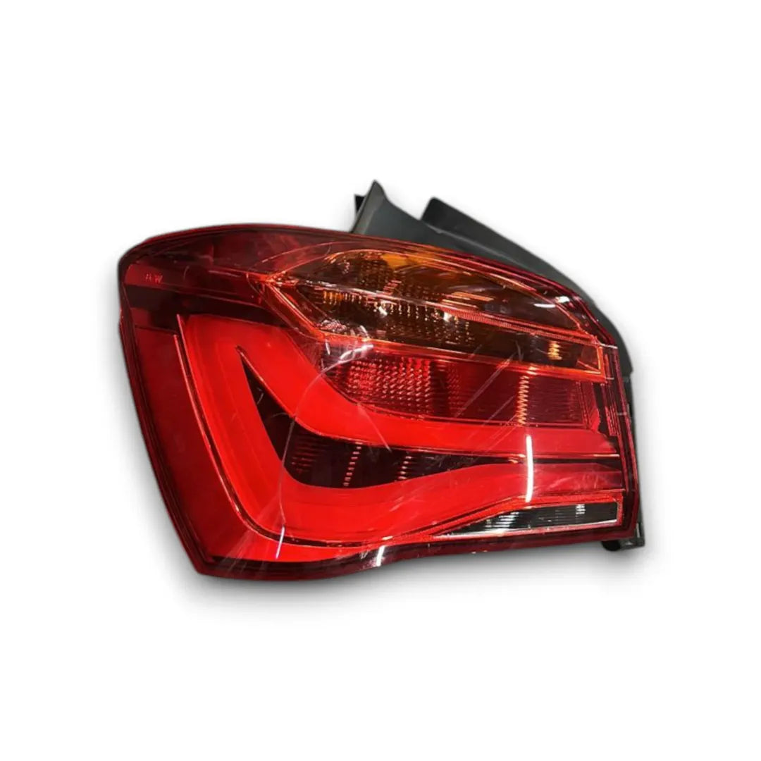 Fanale posteriore esterno sinistro BMW Serie 1 5P F20 dal 2015 OEM 63217359017