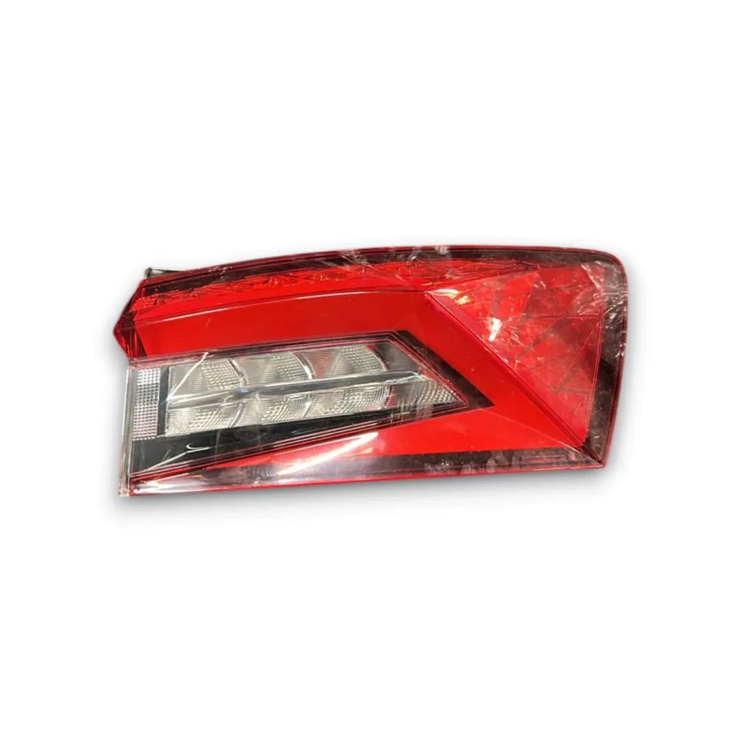 Fanale posteriore esterno destro Skoda Kodiaq 2017–2021 OEM 565945208A