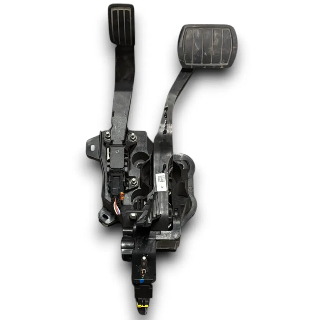 Pedaliera completa Peugeot 2008 2019–2023 OEM 9824305280