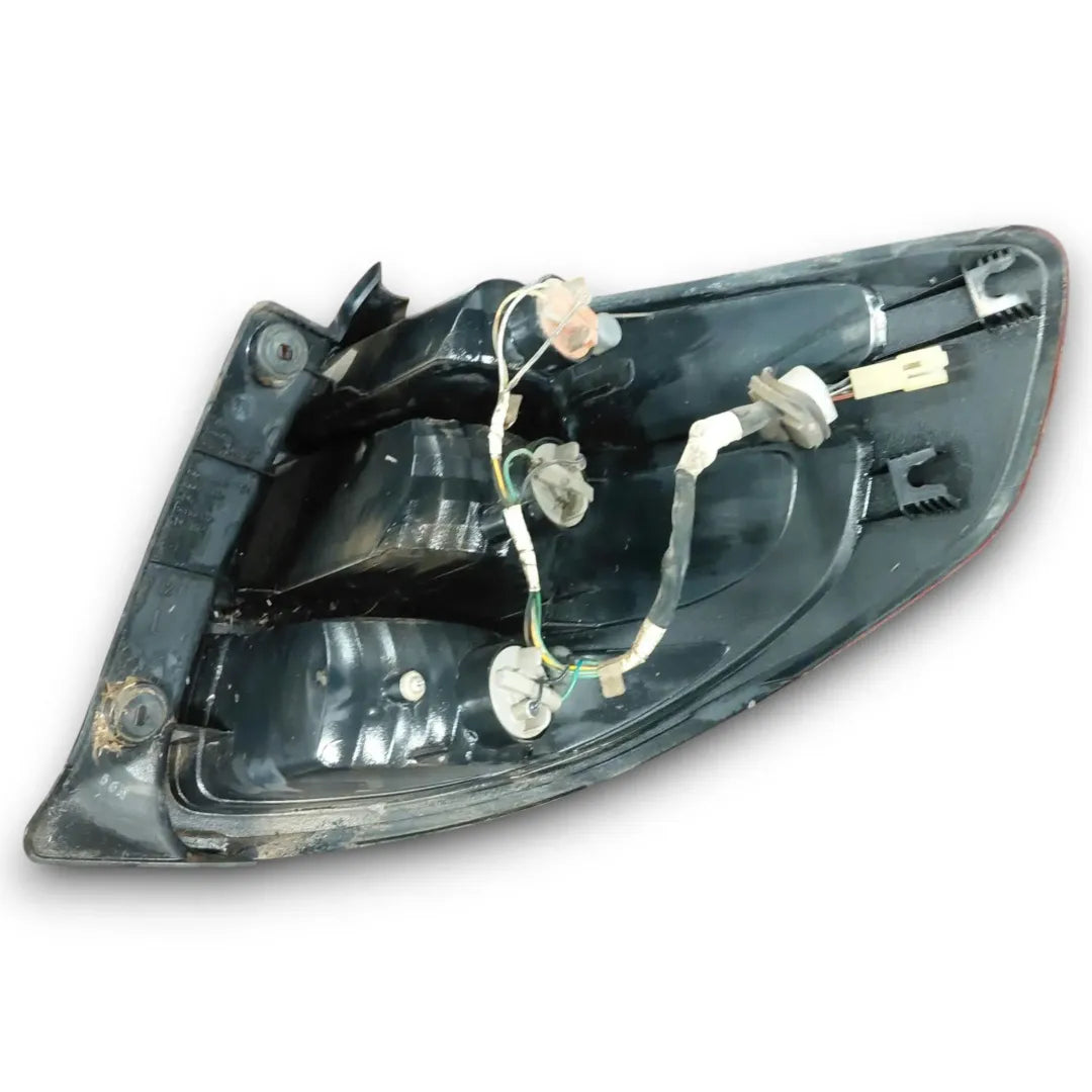 Dettaglio Fanale posteriore sinistro Fiat Sedici 2006–2011 OEM 220-16684 - foto 2