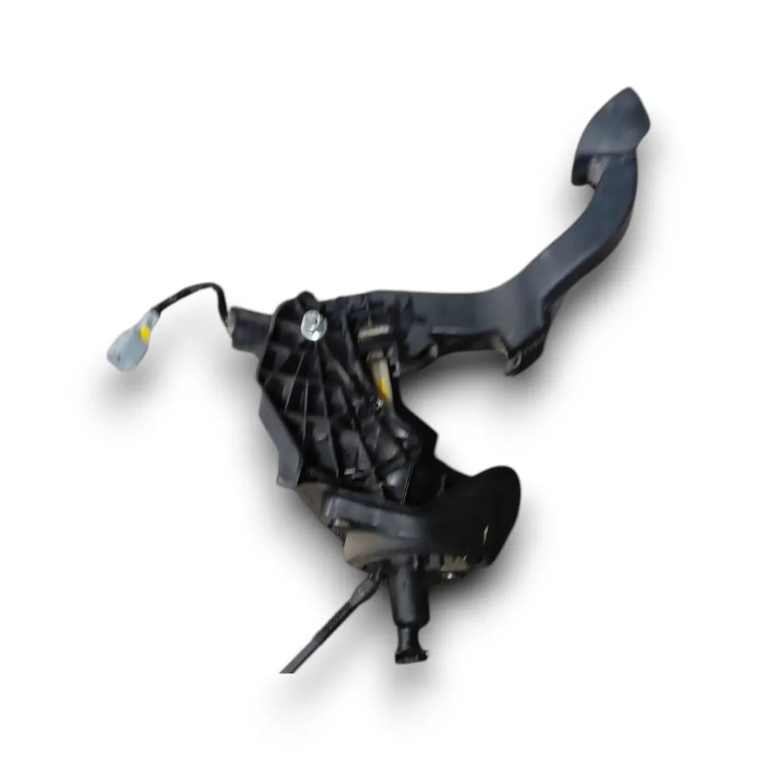 Dettaglio Pedale della frizione Peugeot Expert Furgone 4ª Serie dal 2016 OEM 9820339980 - foto 2