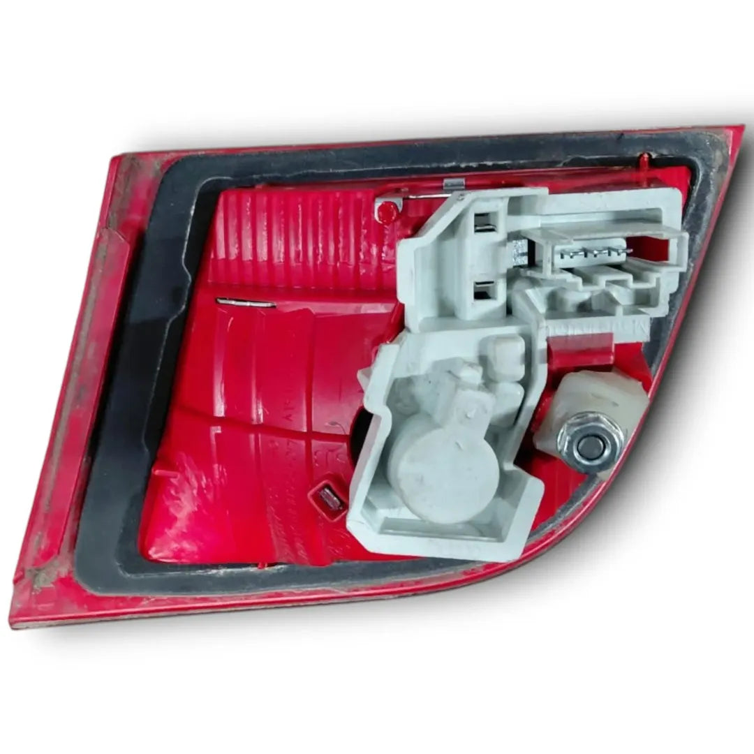 Dettaglio Fanale posteriore interno sinistro Audi A3 8P 2010–2013 OEM 8P4945093D - foto 2