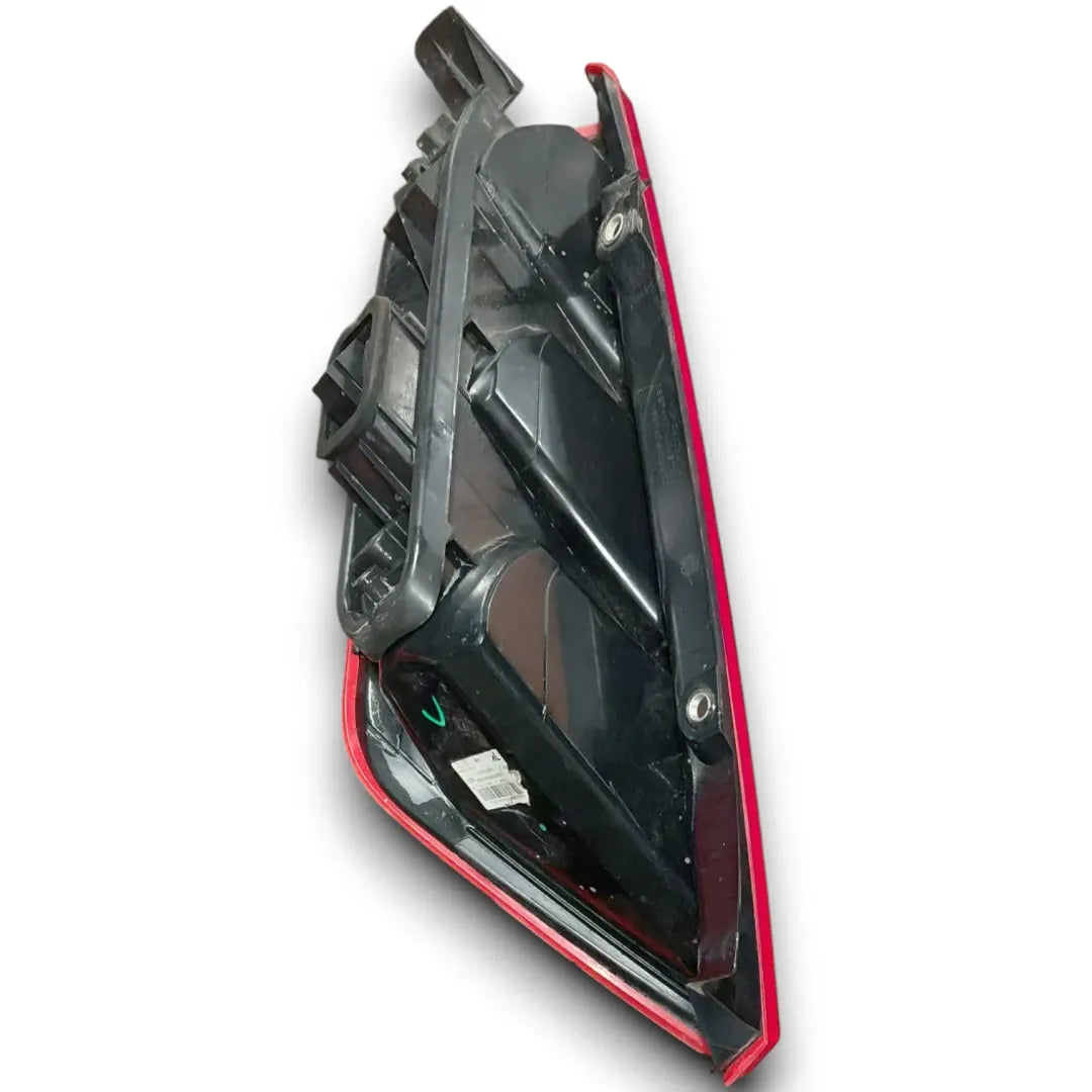 Dettaglio Fanale posteriore sinistro Fiat Grande Punto OEM 51701589 - foto 2