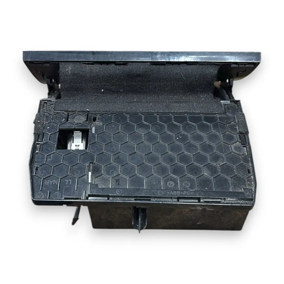 Dettaglio Cassetto portaoggetti Volkswagen Golf VII dal 2012 cod. 5G1863391 - foto 2