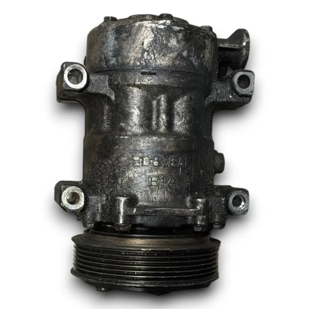 Dettaglio Compressore clima Ford Fiesta 2002–2005 OEM 4588121 - foto 2