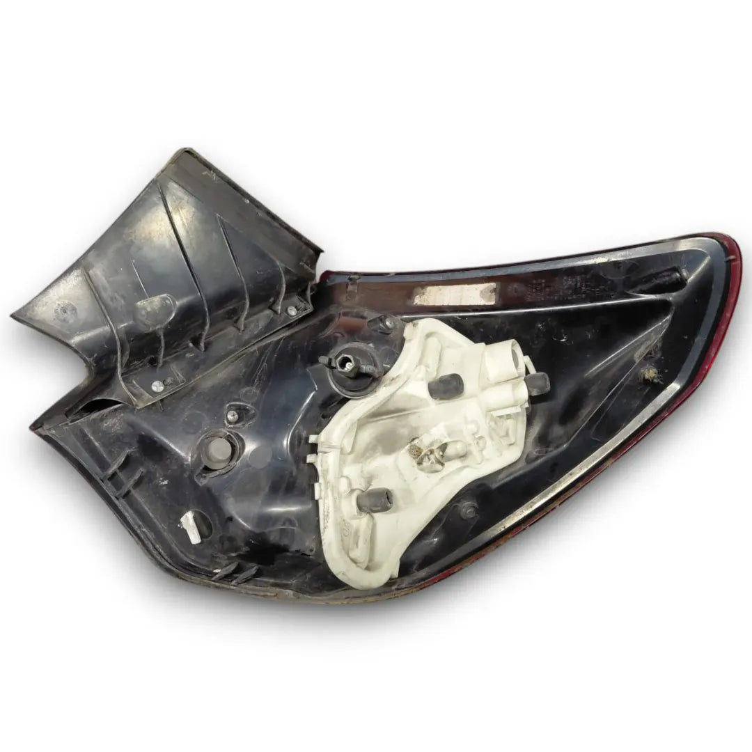 Dettaglio Fanale posteriore esterno sinistro Opel Astra P10 OEM 13319949 - foto 2