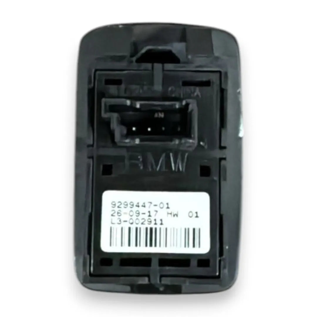 Dettaglio Pulsante cofano posteriore BMW X2 F39 cod. 9299447-01 - foto 2