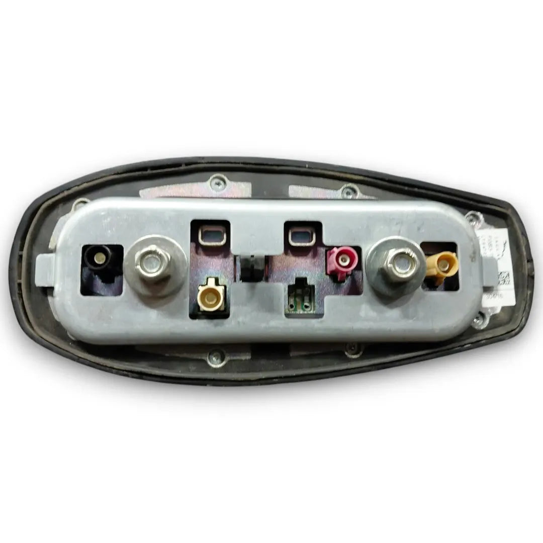 Dettaglio Antenna a pinna Jaguar F-PACE X761 OEM C2D38128 - foto 2
