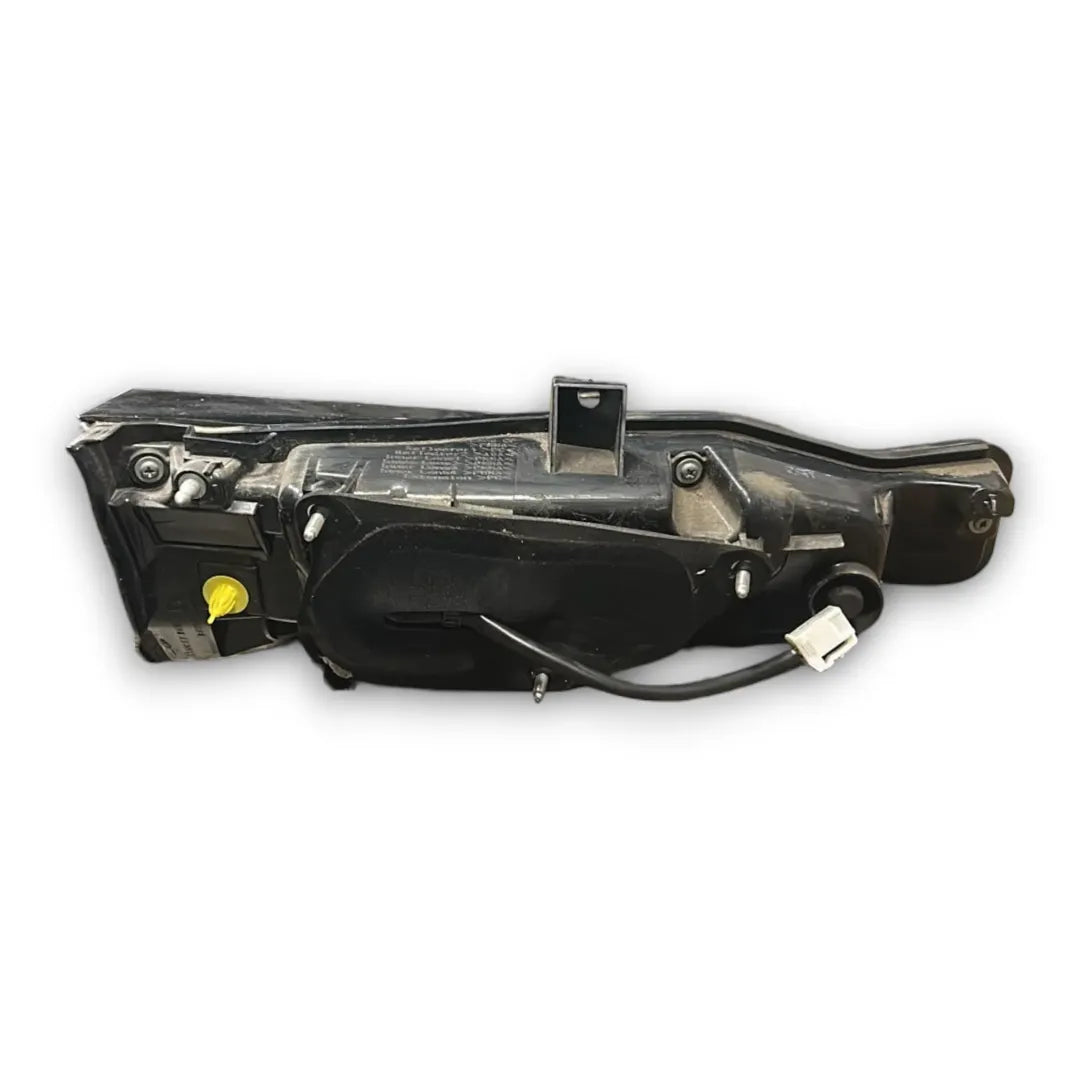 Dettaglio Fanale posteriore interno destro Lexus NX OEM 8158078040 - foto 2