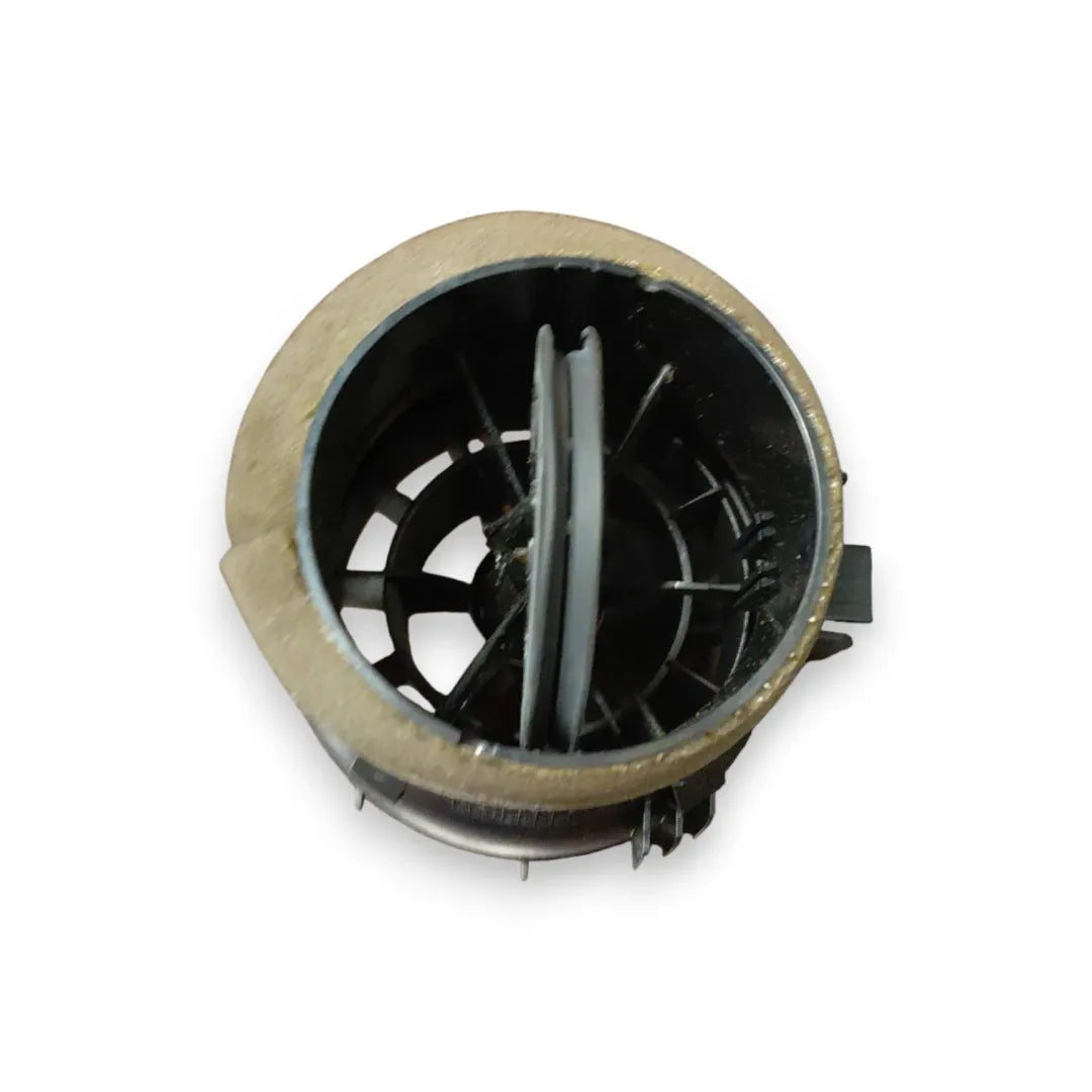 Dettaglio Bocchetta aria centrale cruscotto destra Audi A1 8X OEM 8X18209516PS - foto 2