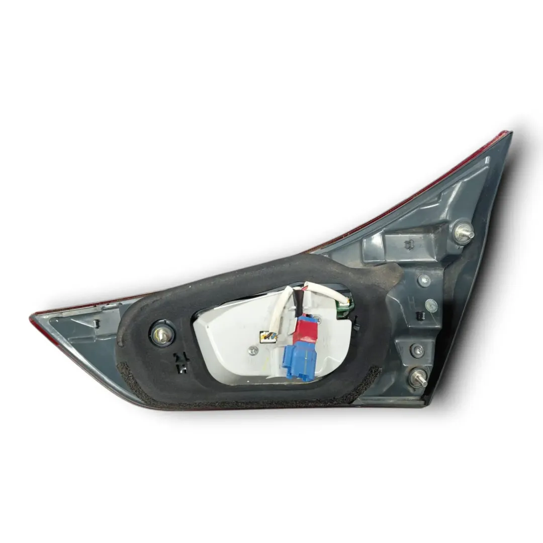 Dettaglio Fanale posteriore esterno destro Toyota Auris OEM 8155102710 - foto 2