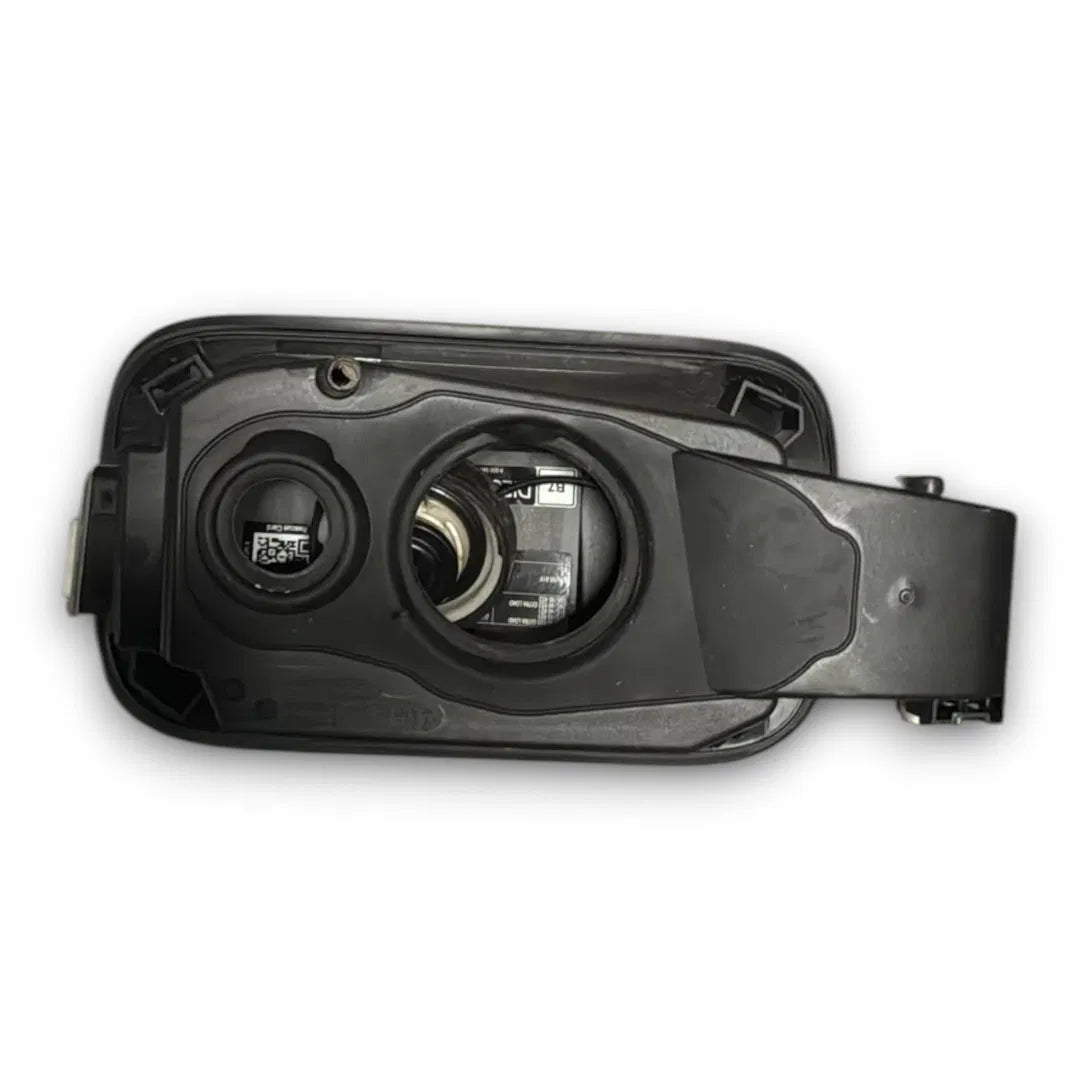 Dettaglio Sportellino carburante Mercedes-Benz Classe GLE Coupé C167 dal 2020 OEM A1676307601 - foto 2