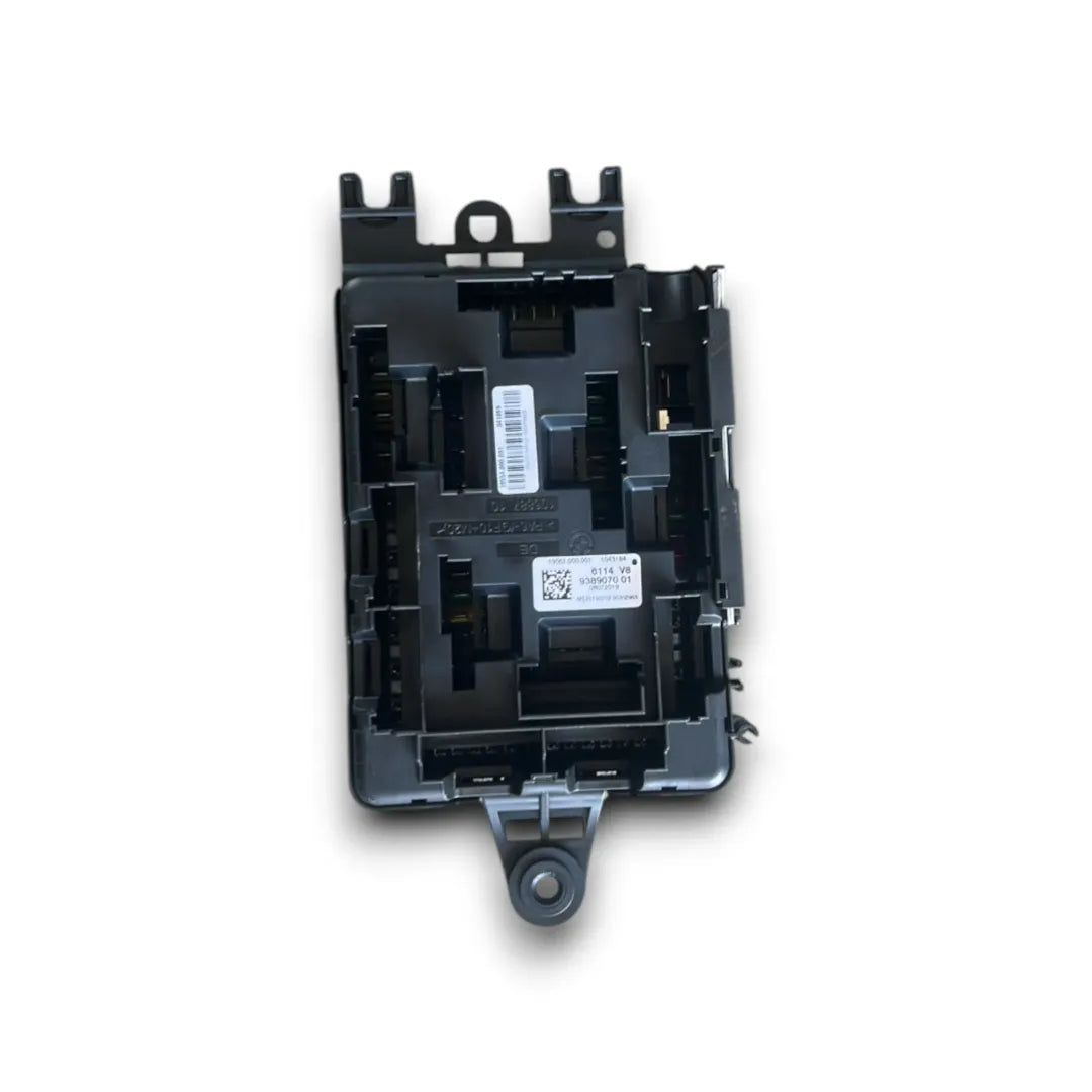 Dettaglio Scatola fusibili BMW Serie 2 Coupé F22 dal 2013 cod. 9389070-01 - foto 2