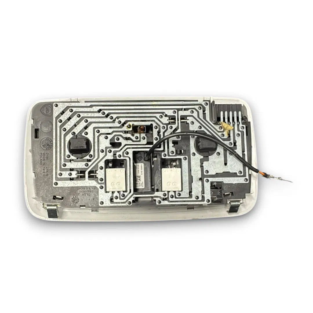 Dettaglio Plafoniera anteriore di cortesia Fiat 500L 2012–2018 OEM 07355527120 - foto 2
