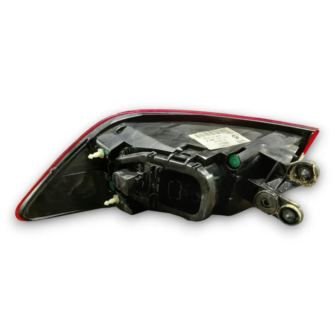 Dettaglio Fanale posteriore interno destro Renault Clio 4ª Serie 2012–2016 OEM 265505796R - foto 2