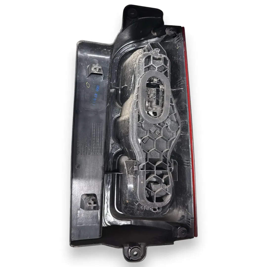 Dettaglio Fanale posteriore sinistro Peugeot Expert Furgone 3ª Serie OEM 6350AH - foto 2