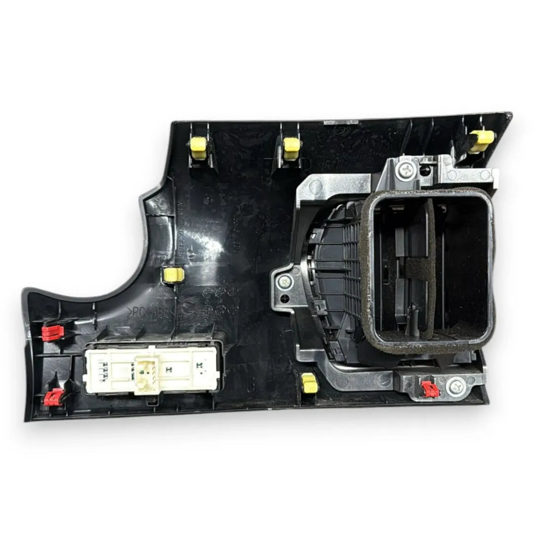 Dettaglio Bocchetta aria laterale cruscotto destra Lexus NX 2017–2022 OEM 5565078011 - foto 2