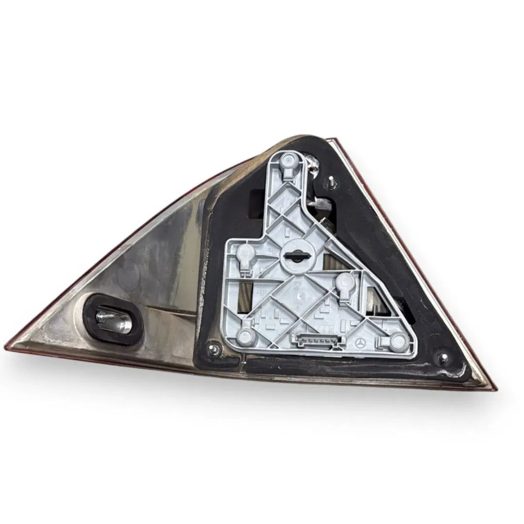 Dettaglio Fanale posteriore destro Mercedes-Benz Classe C W/S203 OEM A2038202064 - foto 2