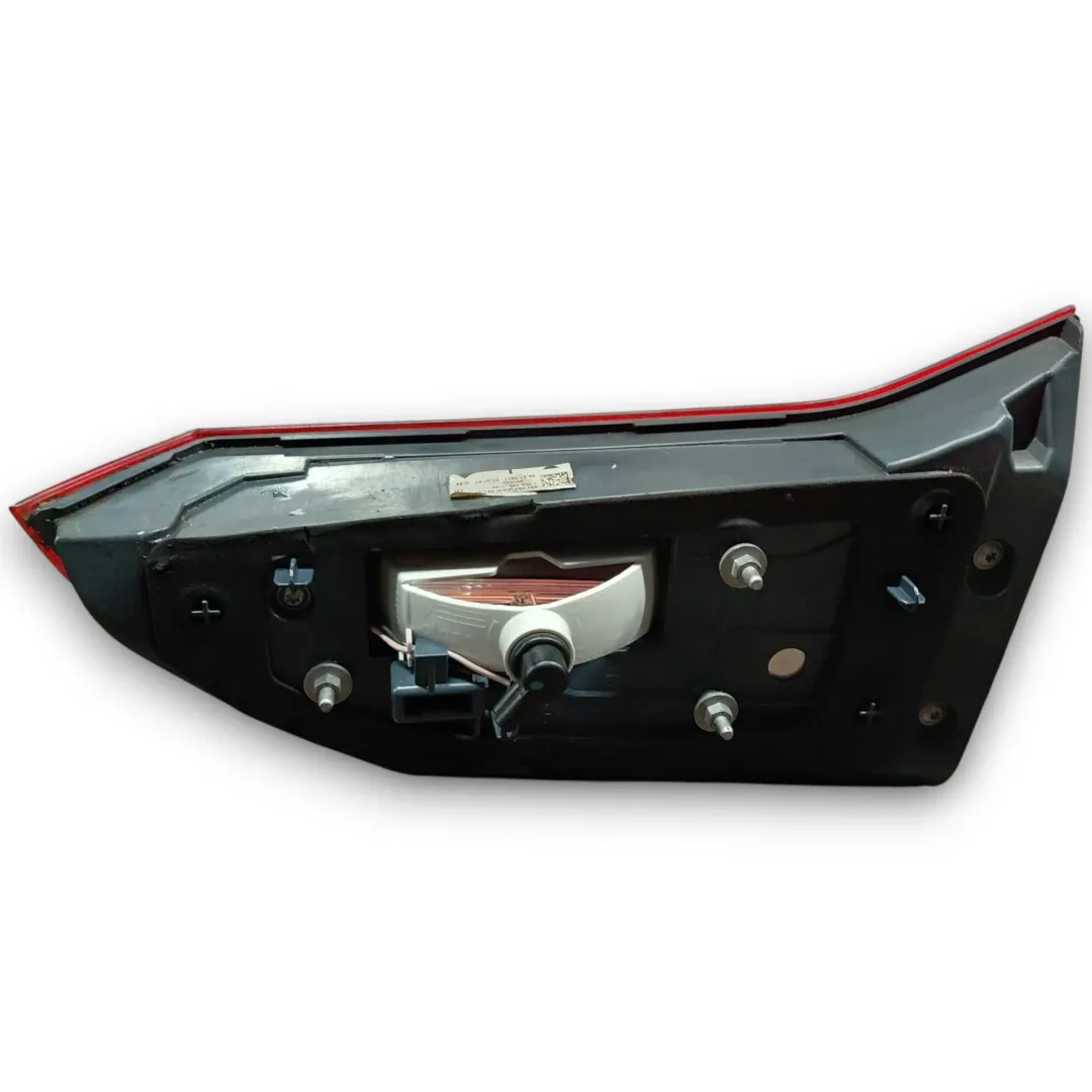 Dettaglio Fanale posteriore sinistro BMW Serie 5 G31 cod. 631341L - foto 2