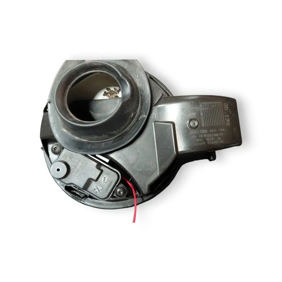 Dettaglio Sportello carburante Audi A1 8X OEM 8X0809907GRU - foto 2