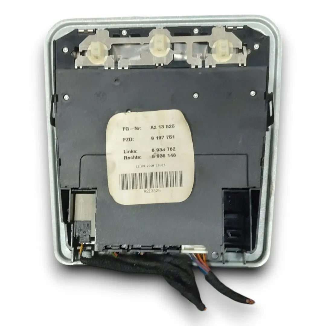 Dettaglio Plafoniera anteriore di cortesia BMW Serie 3 E90/E91 OEM 61316924675 - foto 2