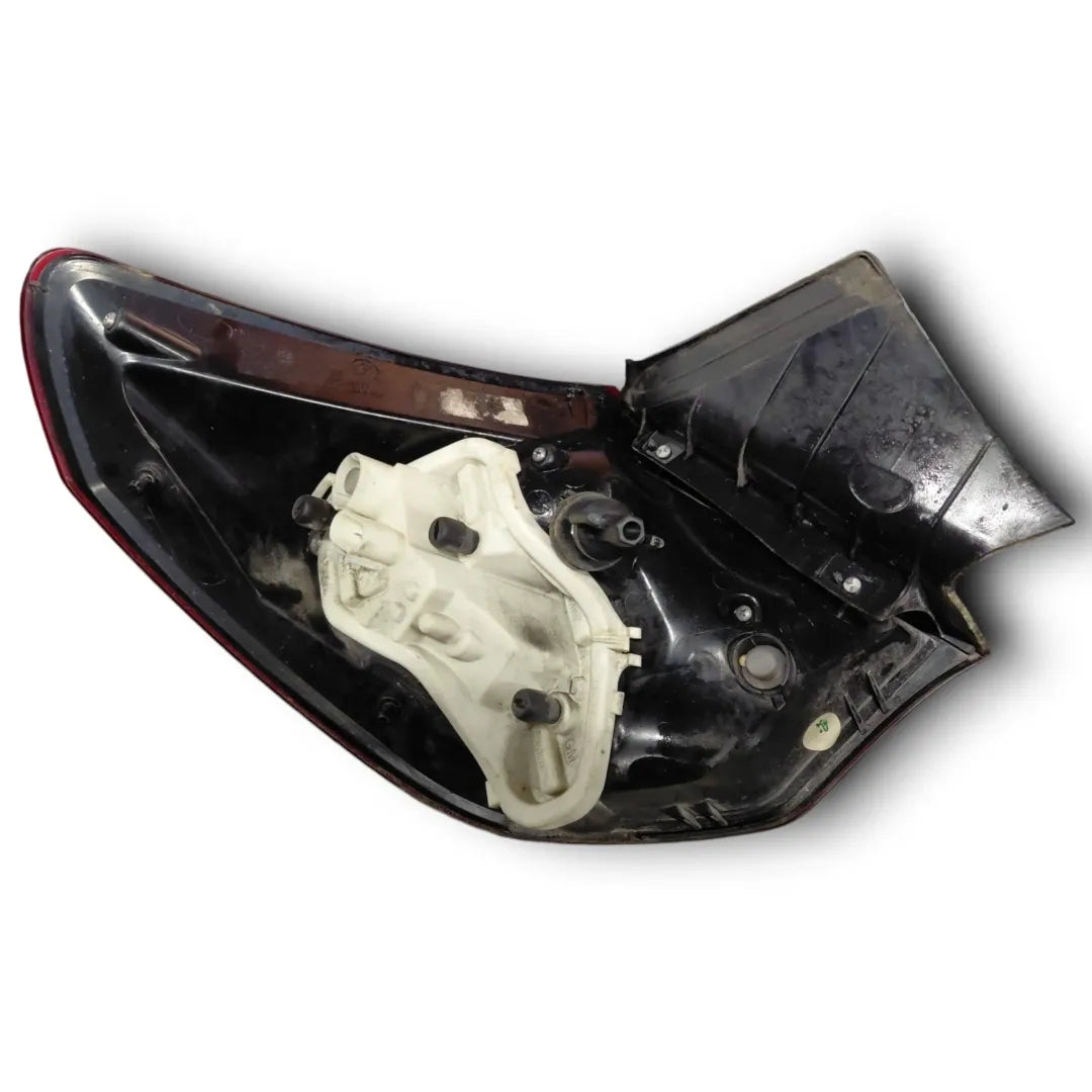 Dettaglio Fanale posteriore esterno destro Opel Astra P10 OEM 13319948 - foto 2