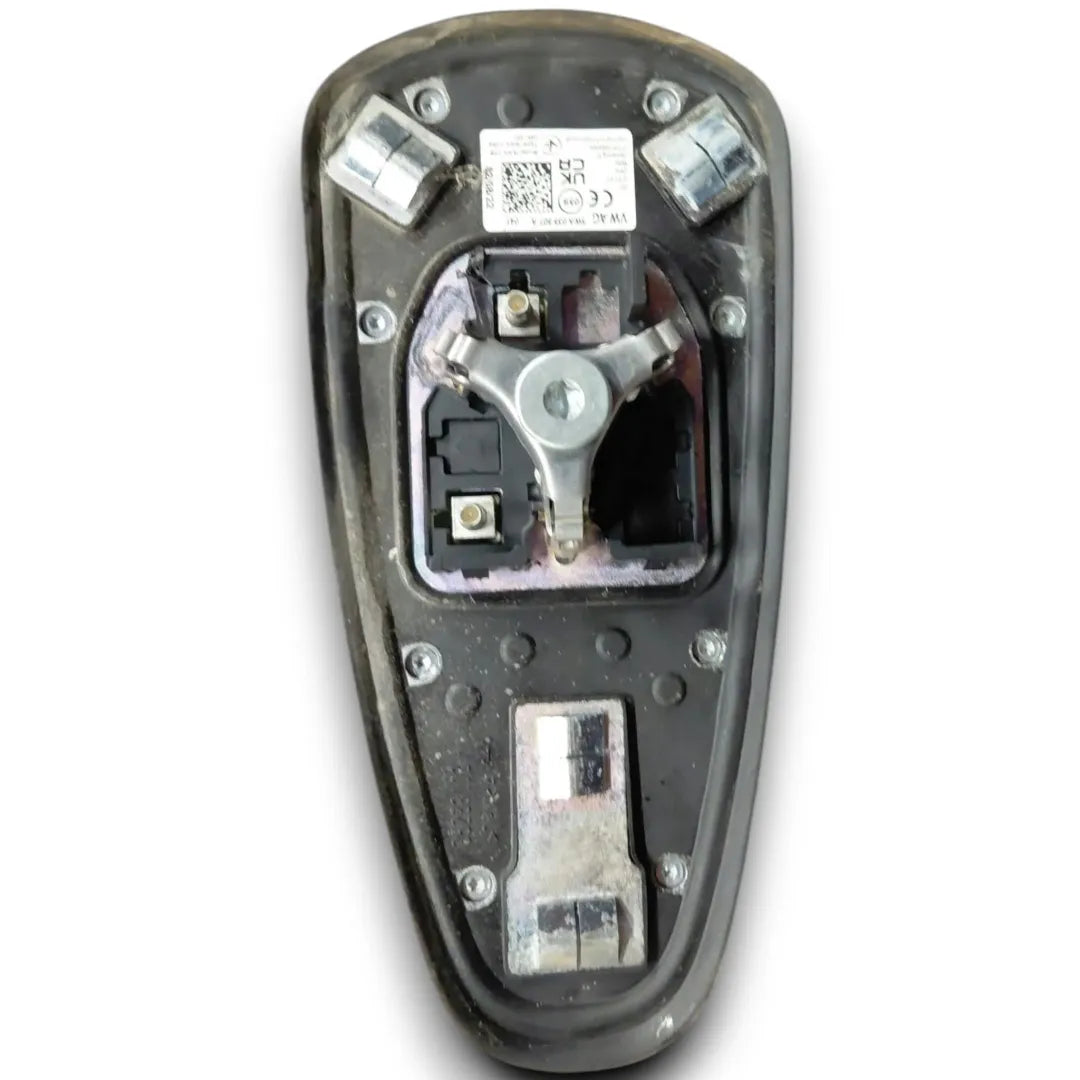 Dettaglio Antenna a pinna Skoda Octavia dal 2020 OEM 5WA035507A - foto 2
