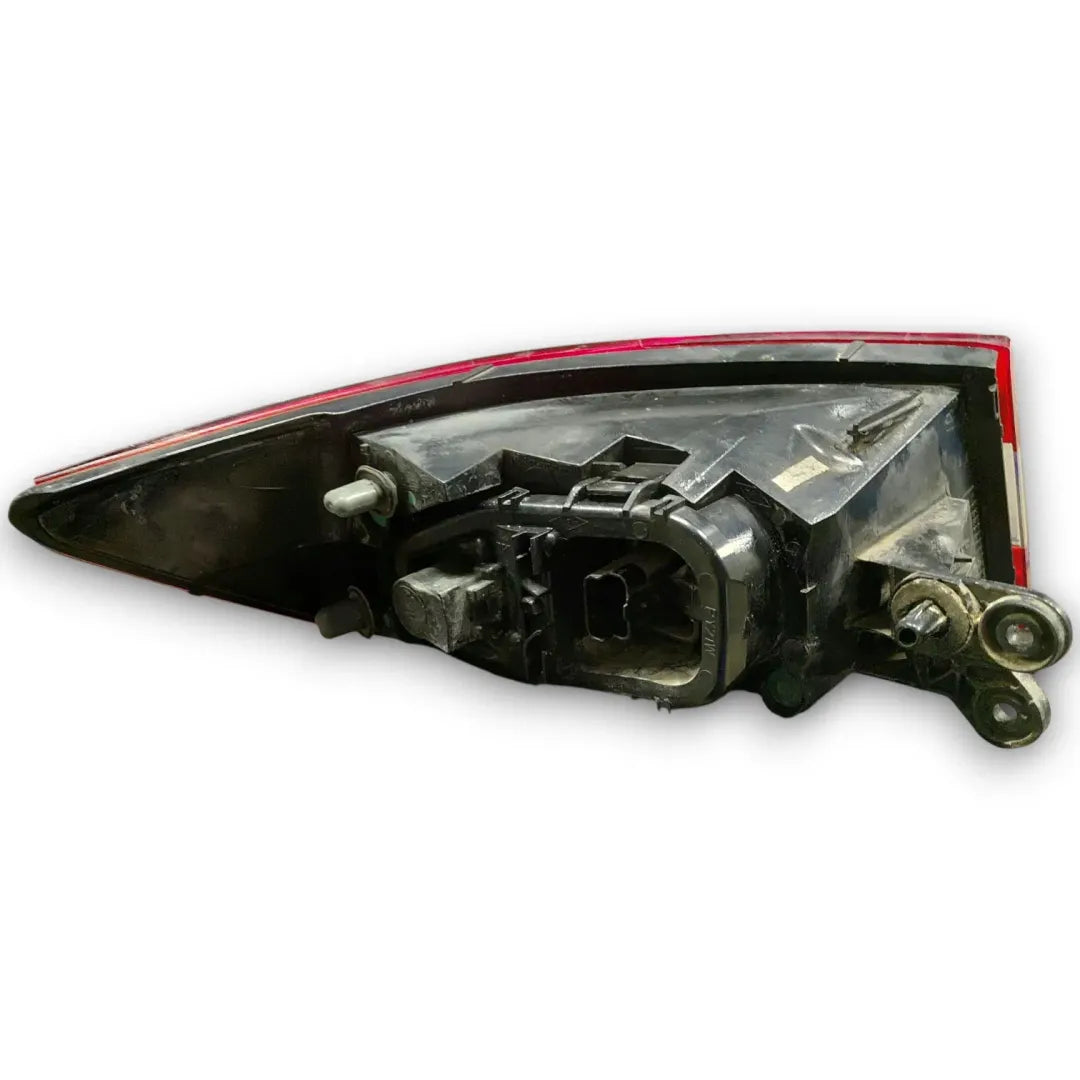 Dettaglio Fanale posteriore interno sinistro Renault Clio 4ª Serie 2016–2019 OEM 265559118R - foto 2