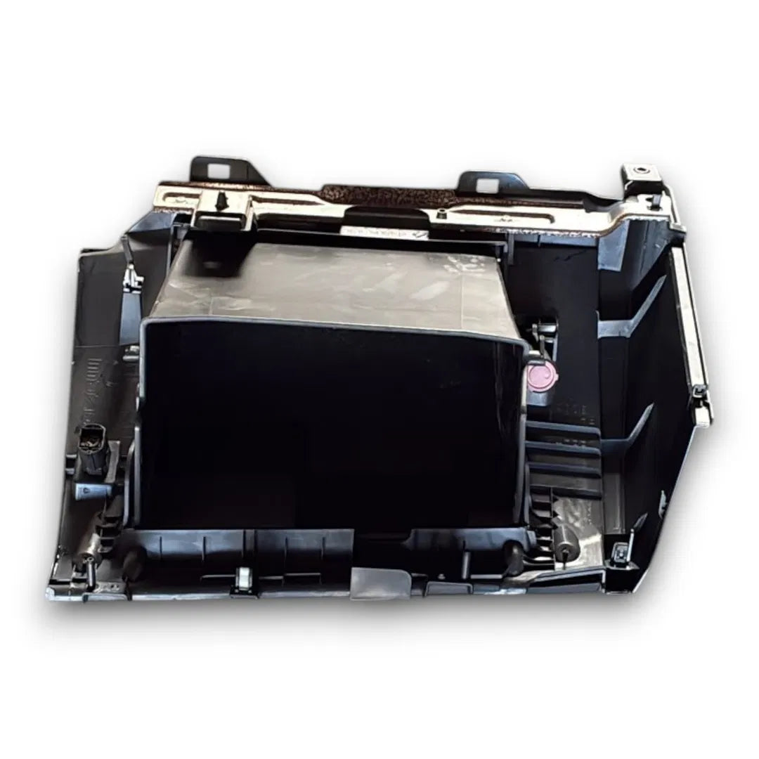Dettaglio Cassetto portaoggetti Mazda 3 dal 2013 OEM BHN1-6426 - foto 2