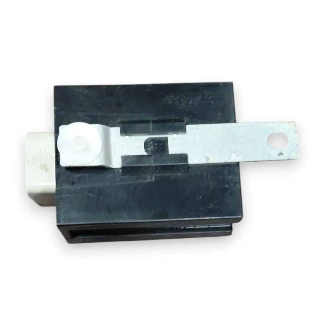 Dettaglio Relè tergiparabrezza Land Rover Range Rover Evoque cod. BJ32-17509-AD - foto 2