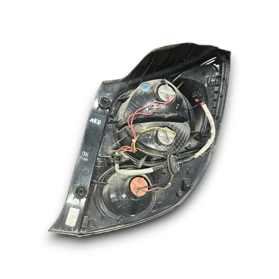Dettaglio Fanale posteriore sinistro Chevrolet Aveo dal 2011 OEM 95470358 - foto 2