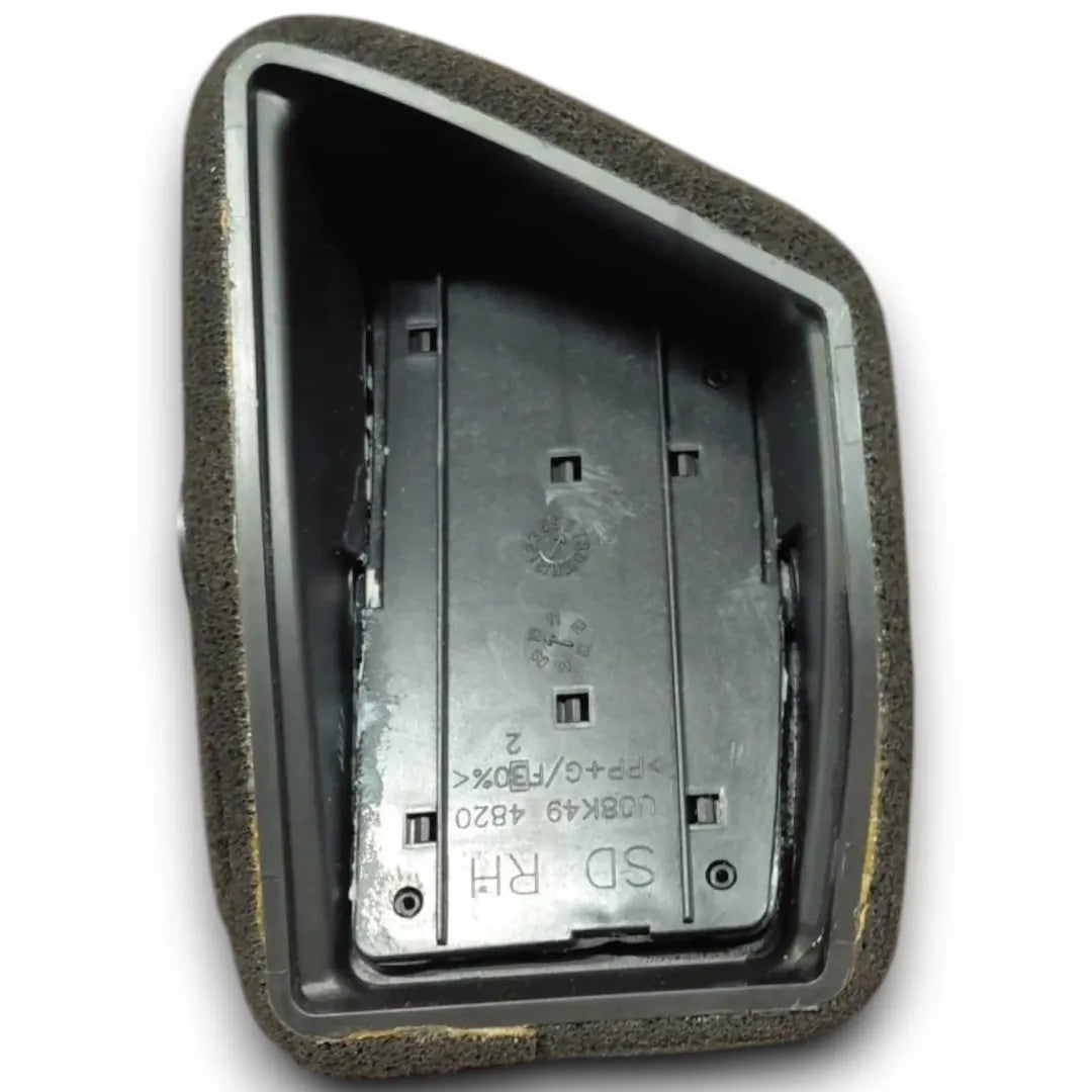 Dettaglio Bocchetta aria laterale cruscotto destra Kia Sportage 3ª Serie OEM 974903W000 - foto 2