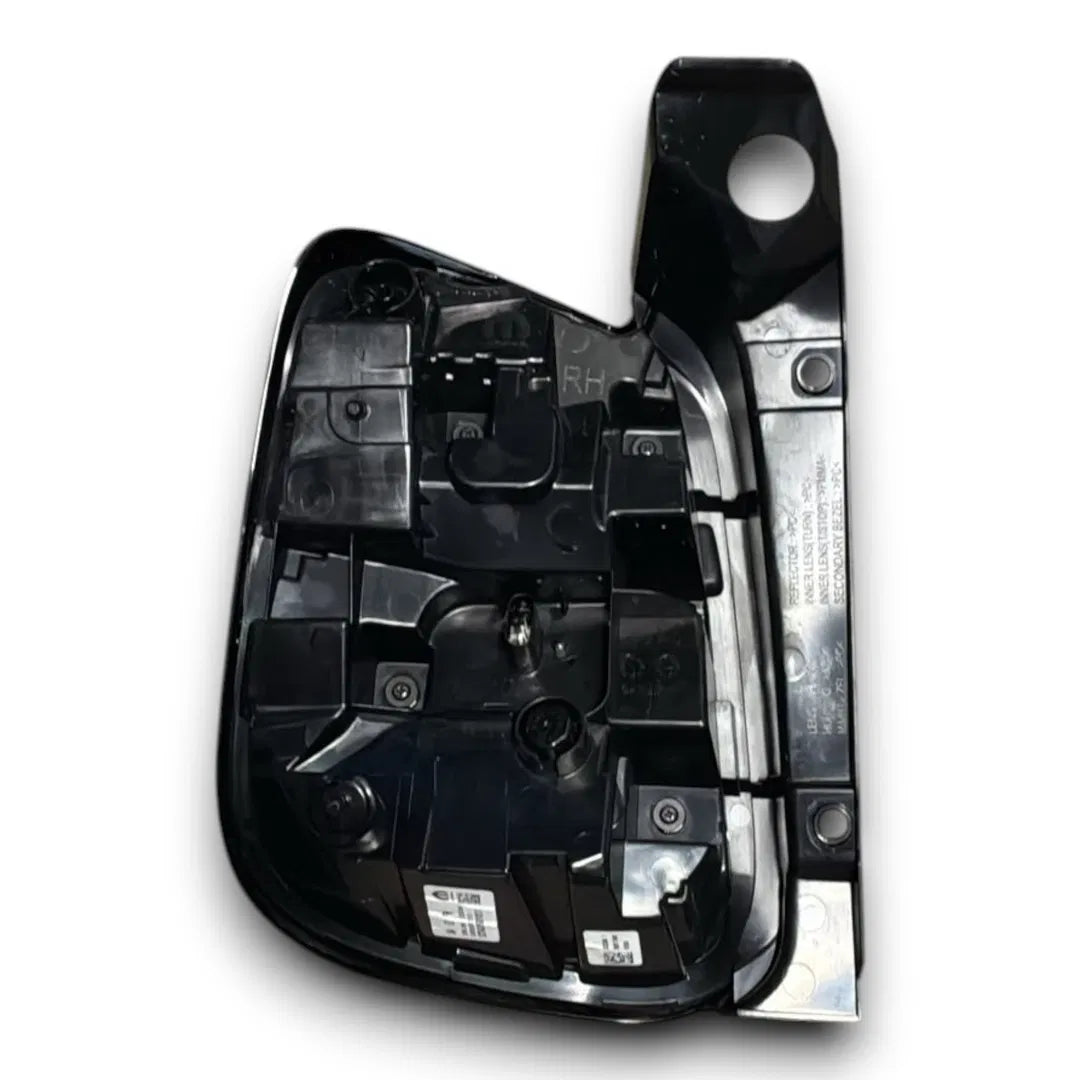 Dettaglio Fanale posteriore destro Fiat 600 dal 2023 OEM 52207540 - foto 2