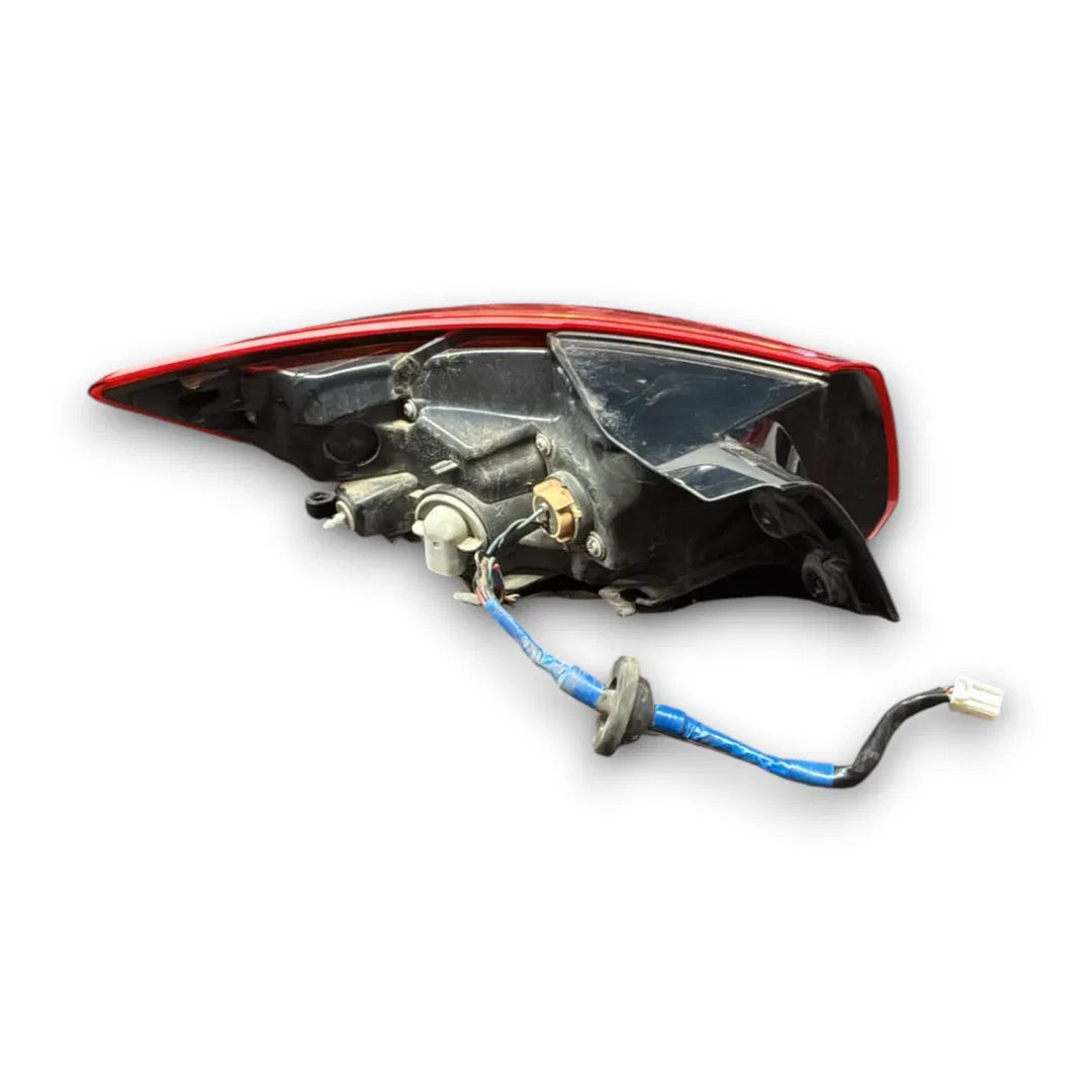 Dettaglio Fanale posteriore esterno destro Mazda CX-3 dal 2015 OEM DB2R51150E - foto 2