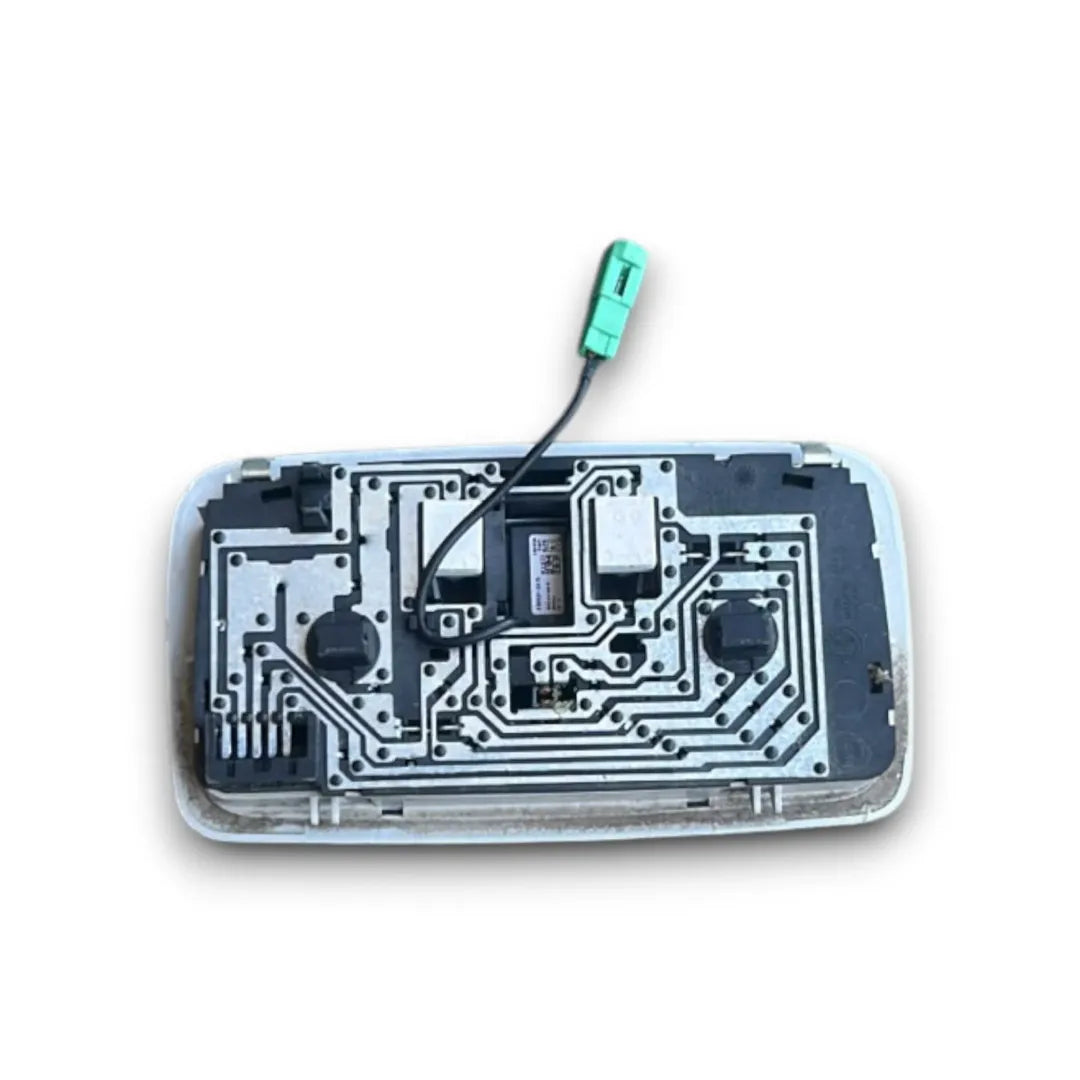 Dettaglio Plafoniera anteriore di cortesia Fiat 500L 2012–2018 OEM 735603568 - foto 2
