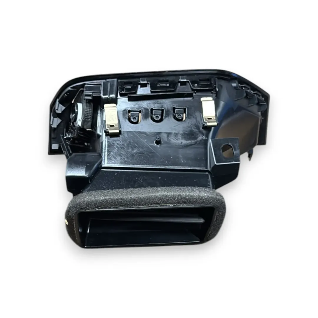 Dettaglio Bocchetta aria laterale cruscotto sinistra Audi Q3 F3B OEM 83B8209016PS - foto 2