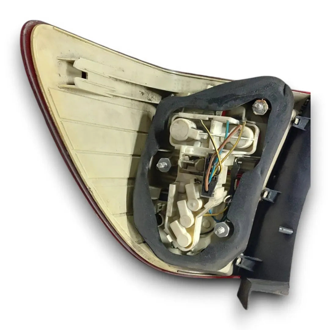 Dettaglio Fanale posteriore esterno sinistro BMW Serie 3 E90/E91 OEM 63217289431 - foto 2