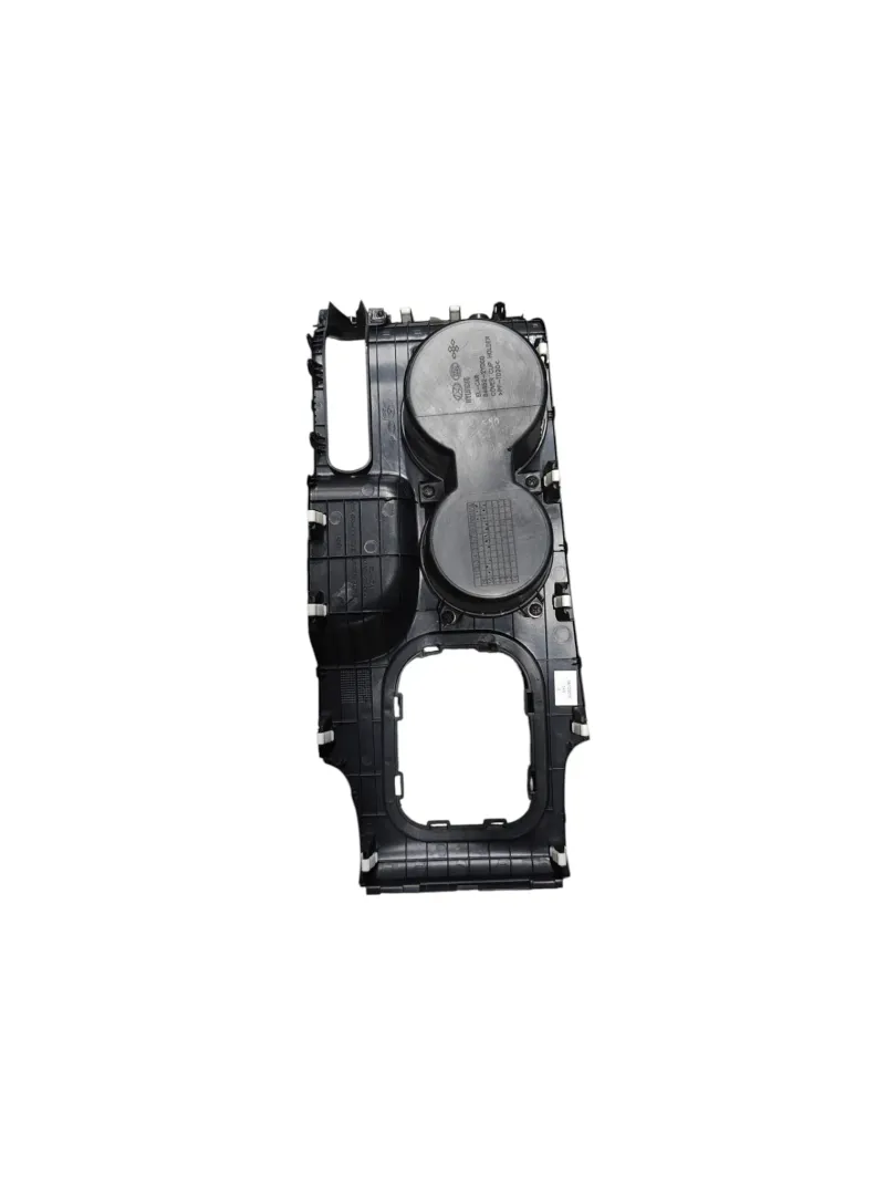 Dettaglio Modanatura superiore del cruscotto Hyundai ix35 cod. 846502Y050TAN - foto 2