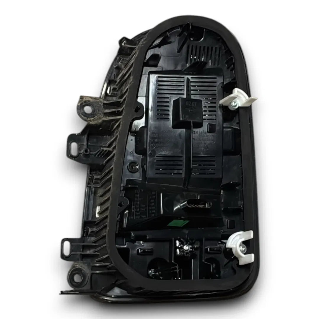 Dettaglio Fanale posteriore sinistro MINI Countryman F60 LCI 2020–2024 OEM 82070101 - foto 2
