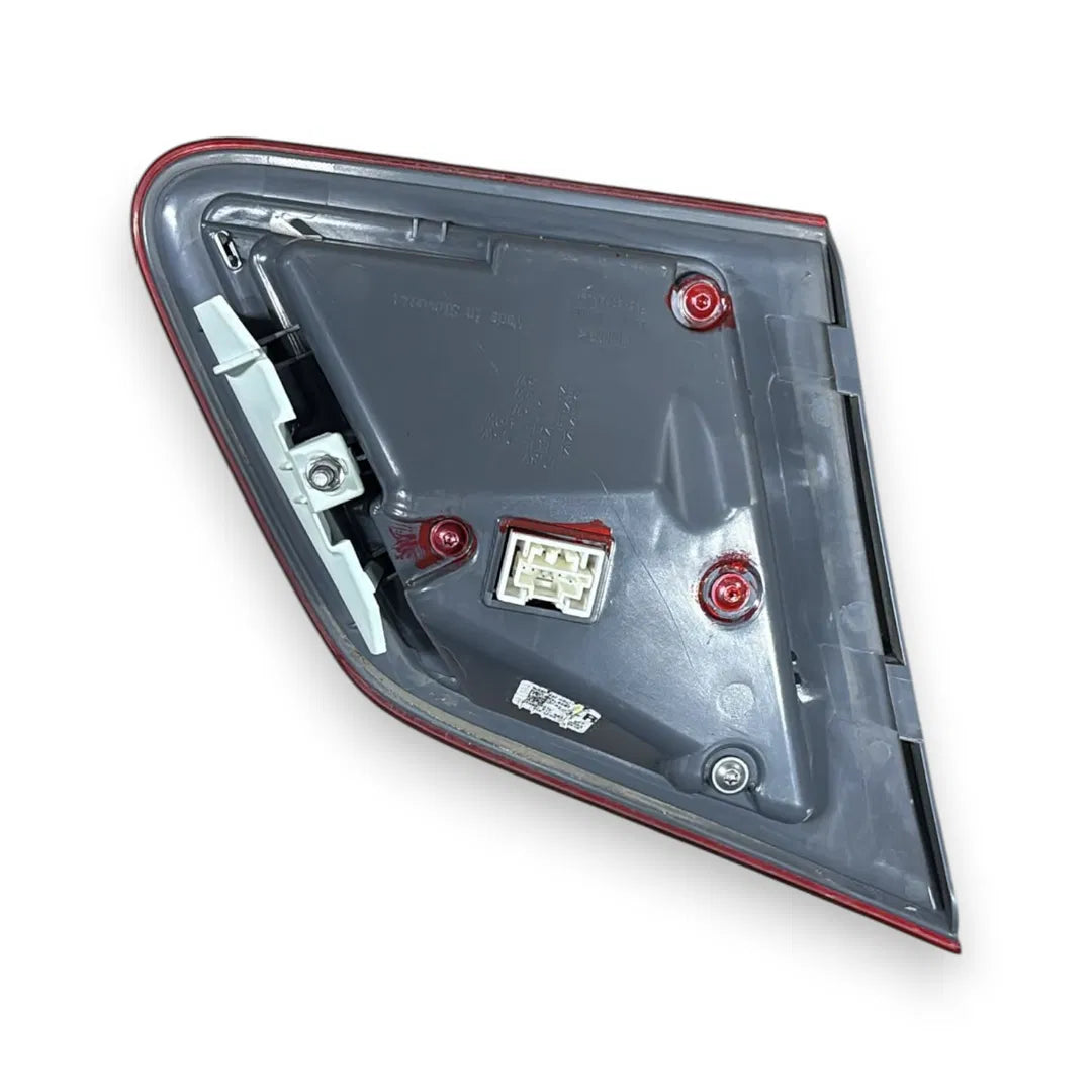 Dettaglio Fanale posteriore destro Mercedes-Benz Classe B T246 2011–2019 OEM A2469069200 - foto 2