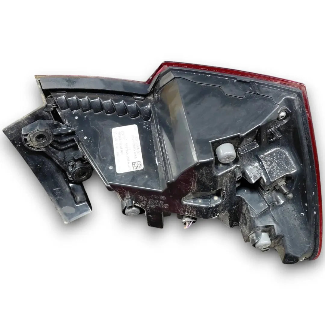 Dettaglio Fanale posteriore destro Skoda Octavia dal 2020 OEM 5E3945208A - foto 2