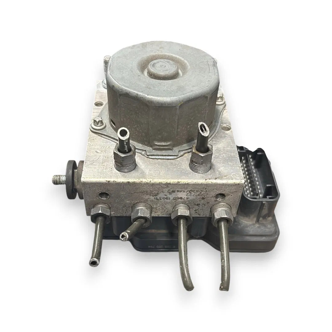 Dettaglio Gruppo ABS completo con pompa e centralina Dacia Sandero 2ª Serie 2012–2021 OEM 476601203R - foto 2