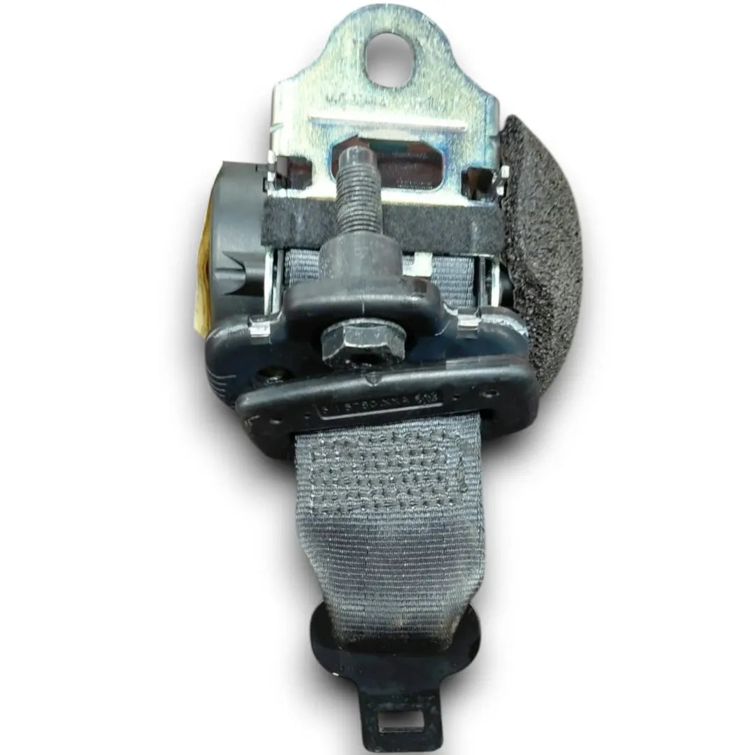 Dettaglio Fibbia cintura di sicurezza posteriore centrale Fiat Panda III 2011–2017 cod. 619814400 - foto 2