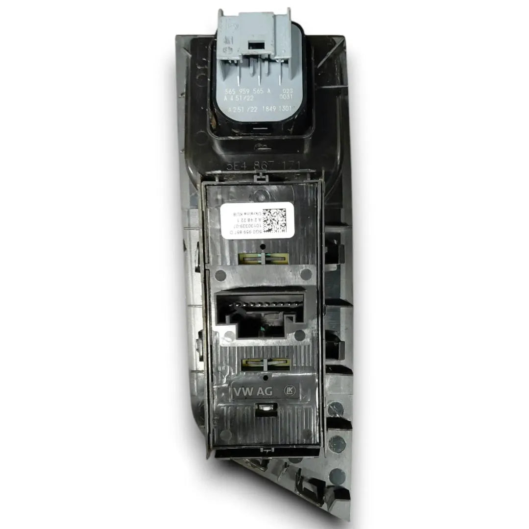 Dettaglio Blocco comandi alzacristalli e retrovisori sinistro Skoda Octavia dal 2020 OEM 5G0959857D - foto 2