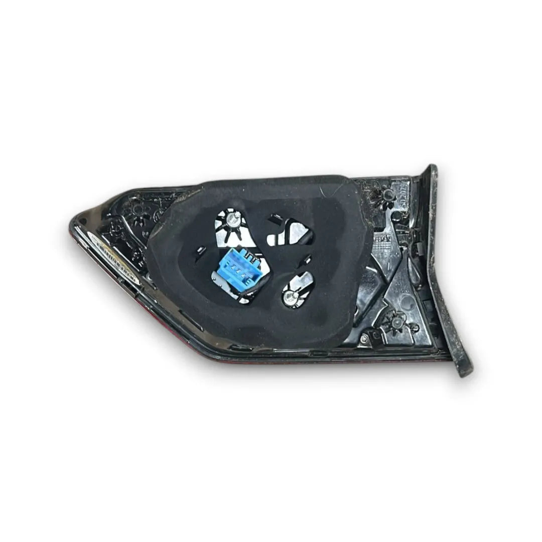 Dettaglio Fanale posteriore interno destro Volkswagen Tiguan II 2016–2021 OEM 5NA945308D - foto 2
