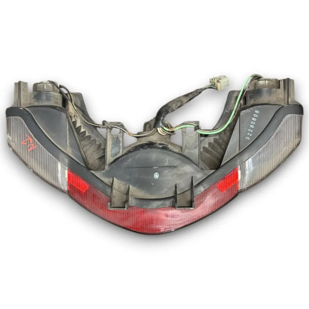 Dettaglio Fanale posteriore Suzuki UX Sixteen 125 OEM 3571020H01000 - foto 2