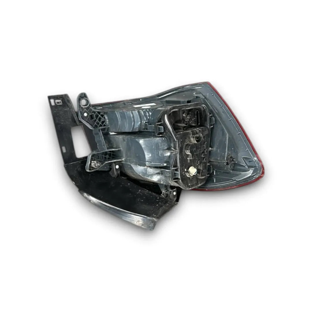 Dettaglio Fanale posteriore esterno destro BMW Serie 1 5P F20 dal 2015 OEM 63217359018 - foto 2
