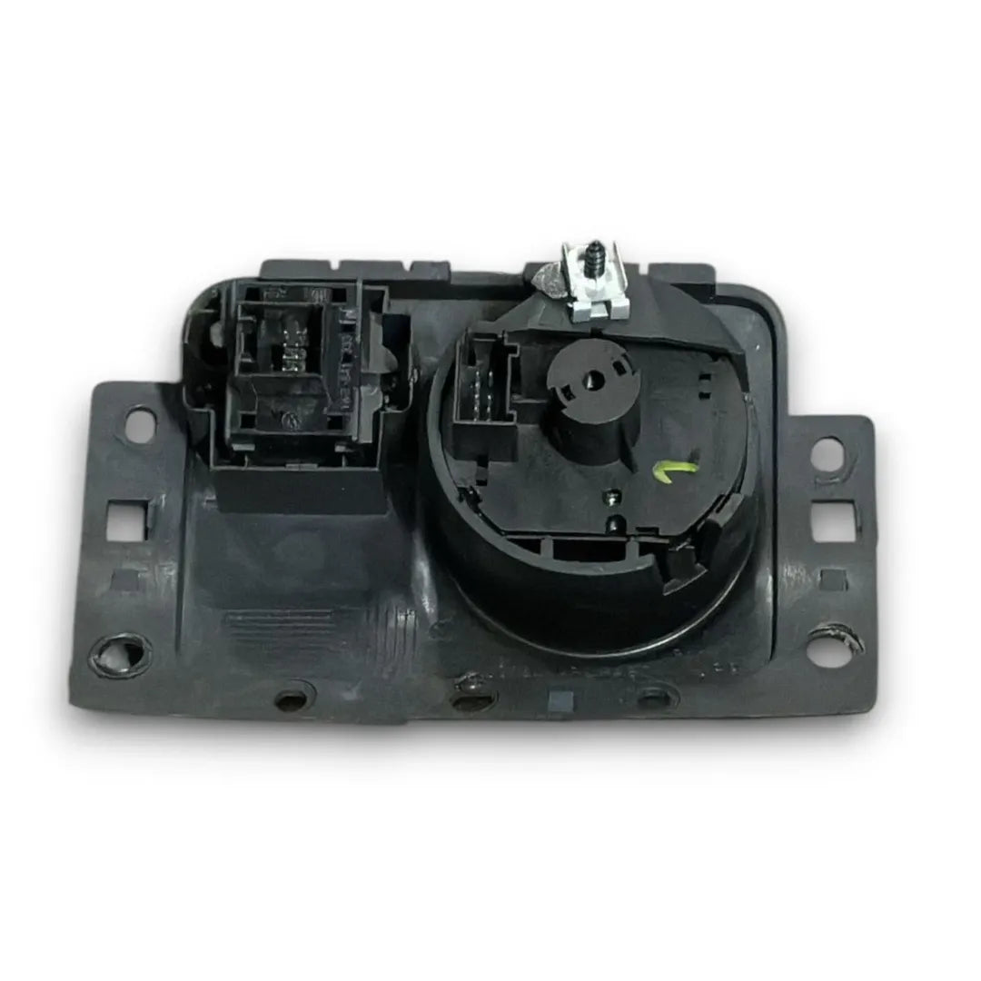 Dettaglio Interruttore comando luci Volkswagen Scirocco dal 2008 OEM 3C8941431XSH - foto 2