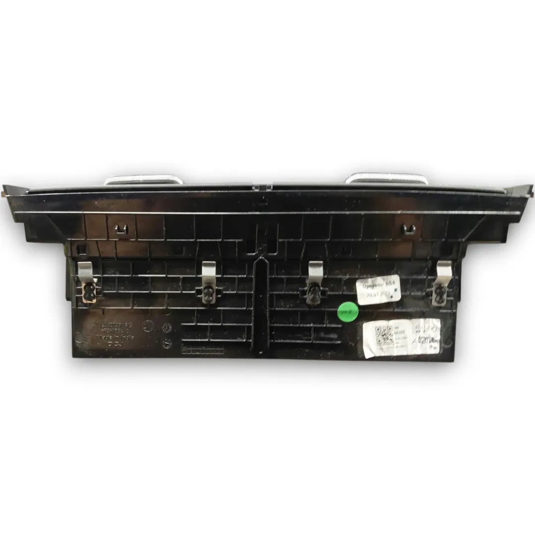 Dettaglio Bocchetta aria centrale cruscotto Skoda Octavia dal 2020 OEM 5E3820951 - foto 2